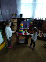 Занятие по формирования элементарных математических представлений прошло в младшей группе Занятие по формирования элементарных математических представлений прошло в младшей группе.